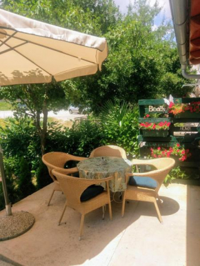 Lovely apartment with garden and terrace